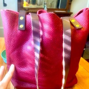 Sangria Classic Tote Portland Leather